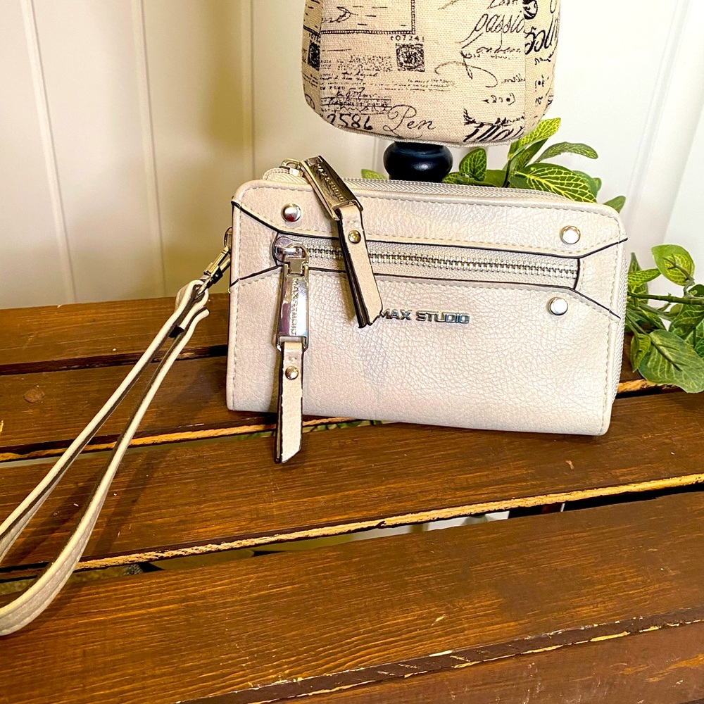 New!  Cute Light Grey & Silver Wrist Wallet